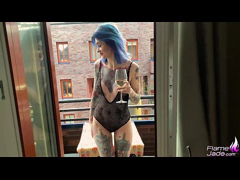 ❤️ Nwa agbọghọ mara mma na-aṅụ mmanya na-ekpo ọkụ na-ekpo ọkụ n'okpuru mbara igwe mepere emepe ❤❌  Mmekọahụ  ☑